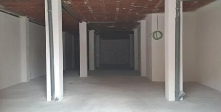 Retail in Fuenlabrada, Madrid for lease Interior Photo- Image 2 of 4