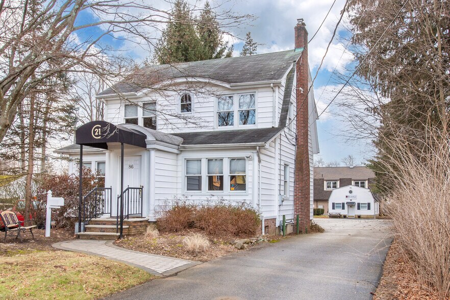 86 Main St, Succasunna, NJ 07876