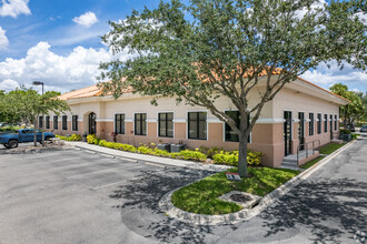 7910 Summerlin Lakes Dr, Fort Myers, FL for lease Building Photo- Image 2 of 8