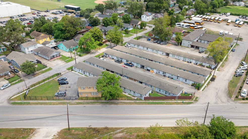 2205 Galveston Rd, Houston, TX for sale - Building Photo - Image 3 of 48