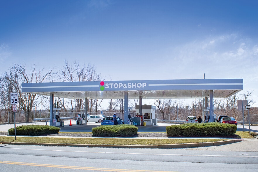 332 S Main St, Colchester, CT for sale - Building Photo - Image 1 of 1