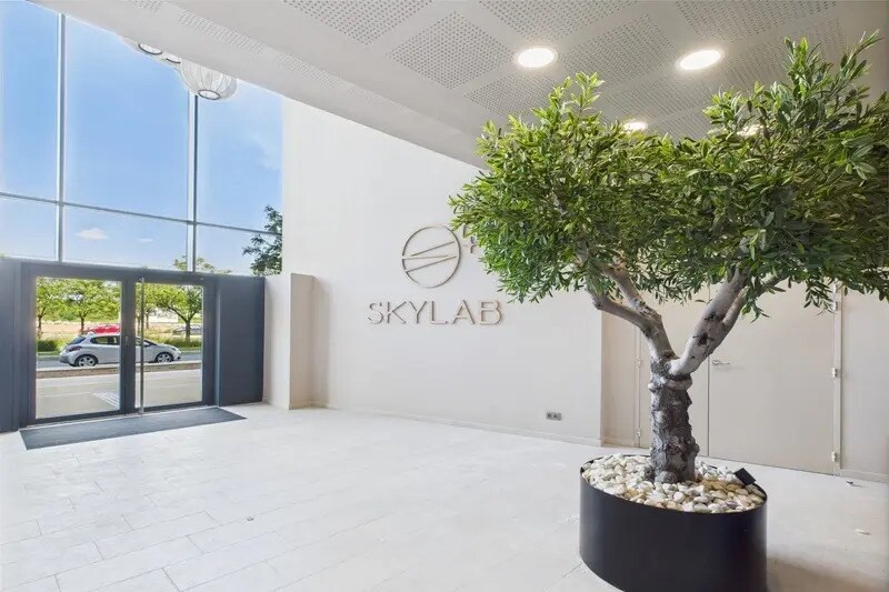 Office in Montpellier for sale - Lobby - Image 2 of 19