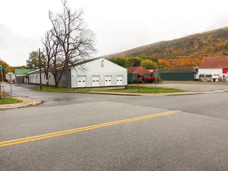 3 Edwards Pl, Ellenville, NY for lease - Building Photo - Image 3 of 8