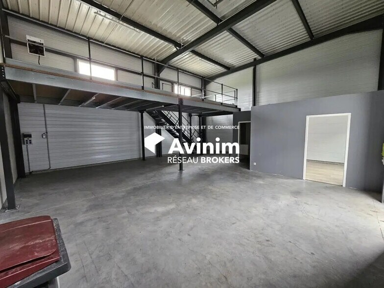 Industrial in Thoiry for lease - Interior Photo - Image 1 of 4