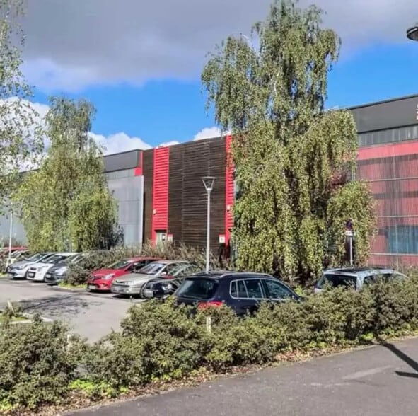 Flex in Rouen for lease - Building Photo - Image 1 of 2