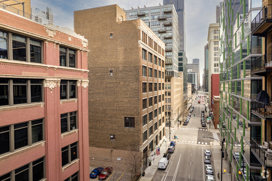 600 W Jackson Blvd, Chicago, IL for lease - Building Photo - Image 2 of 6