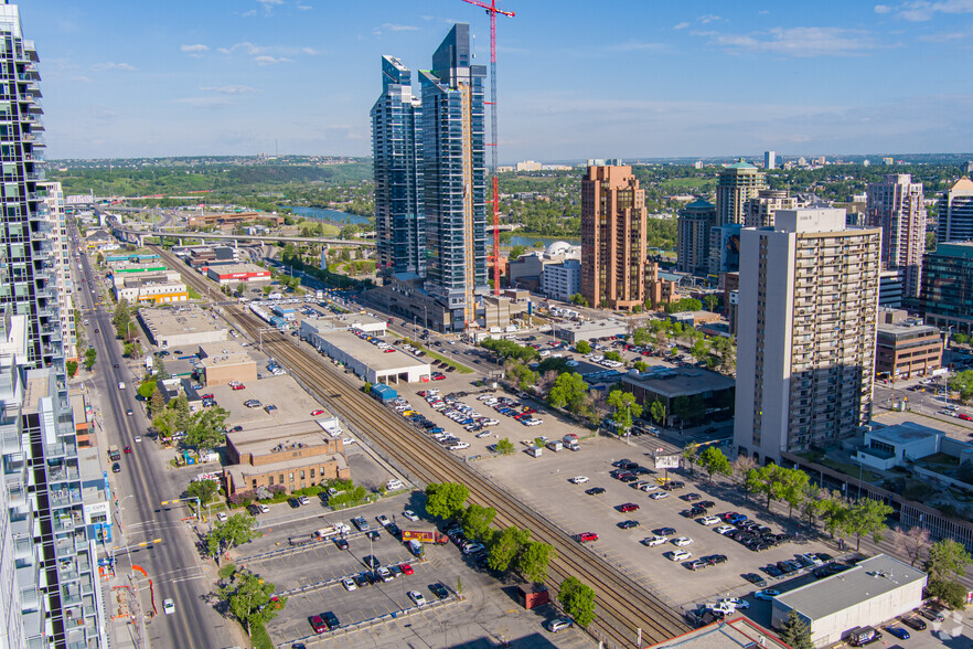 1009D 9th Ave SW, Calgary, AB for sale - Aerial - Image 2 of 4