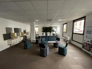 53 Boulevard De La République, Chatou for lease Interior Photo- Image 2 of 5