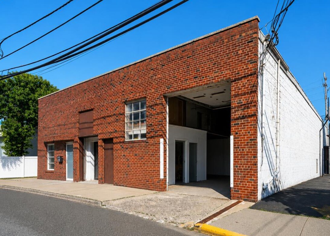 11 Victoria Ter, Ridgefield, NJ for sale Building Photo- Image 1 of 9