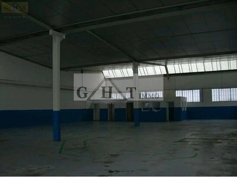 Industrial in Vaux-le-Pénil for sale - Building Photo - Image 1 of 13