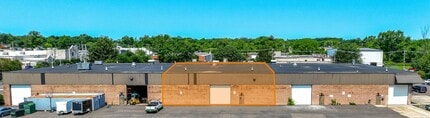 109 Pike Cir, Huntingdon Valley, PA for lease Building Photo- Image 2 of 10