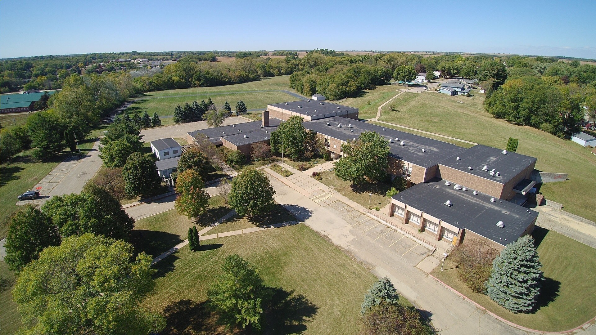2810 N 4th St, Clinton, IA for sale Primary Photo- Image 1 of 1