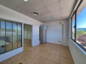 Calle de Mariano Barbacid, 5, Rivas-Vaciamadrid, Madrid for lease Interior Photo- Image 1 of 8