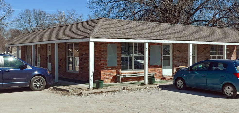 1704 W Main St, Greenwood, MO for sale - Primary Photo - Image 1 of 1