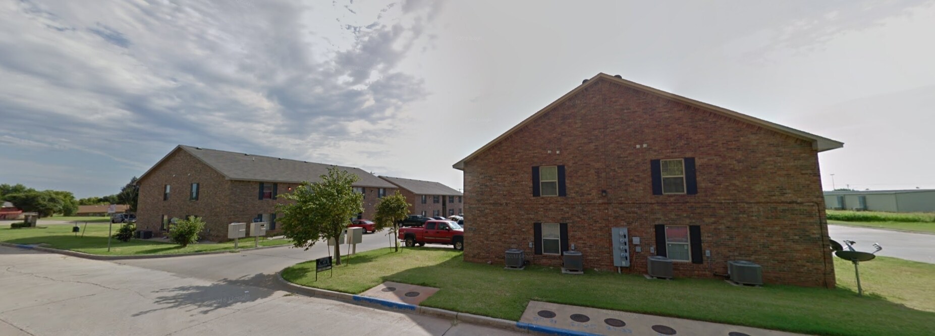 123 Rawlings Dr, Clinton, OK for sale Primary Photo- Image 1 of 1