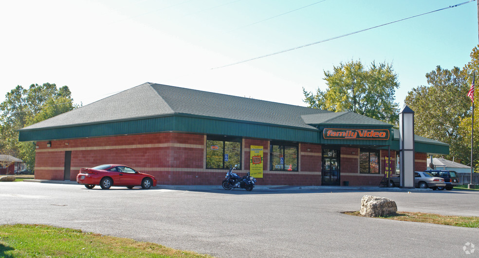 521 W Grand Ave, Haysville, KS for lease - Building Photo - Image 1 of 5