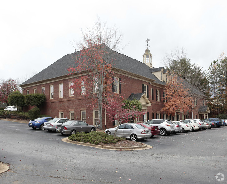 8735 Dunwoody Pl, Atlanta, GA for lease - Building Photo - Image 1 of 11