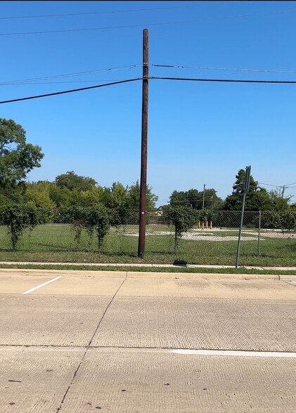 201 N Kealy St, Lewisville, TX for sale - Building Photo - Image 2 of 7