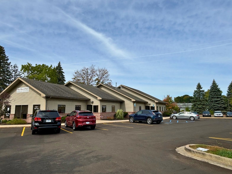 2357 Delhi Commerce Dr, Holt, MI for lease - Building Photo - Image 2 of 5