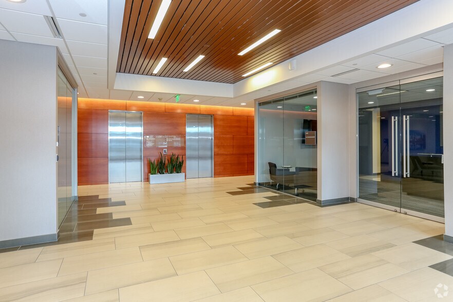 10361 Innovation Dr, Milwaukee, WI for lease - Lobby - Image 2 of 9