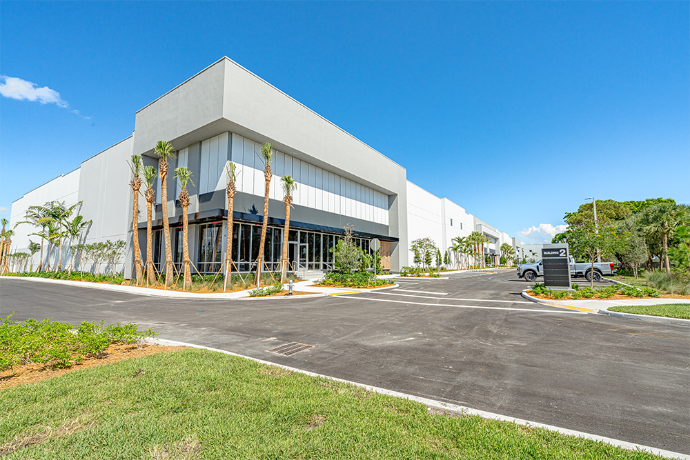 311 Racetrack Loop, Pompano Beach, FL for lease Interior Photo- Image 1 of 16