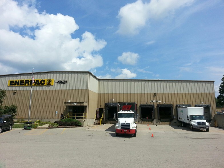 720 W James St, Columbus, WI for sale - Primary Photo - Image 1 of 1