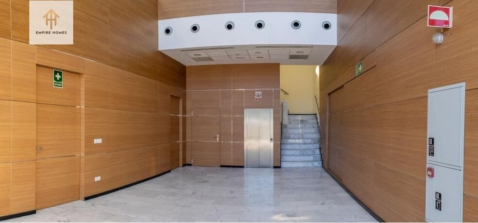 Office in Paterna, Valencia for lease - Interior Photo - Image 3 of 22