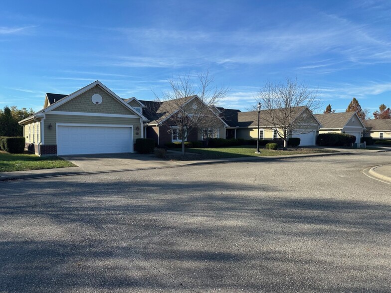 8194 Course View Dr, West Chester, OH for sale - Building Photo - Image 2 of 4