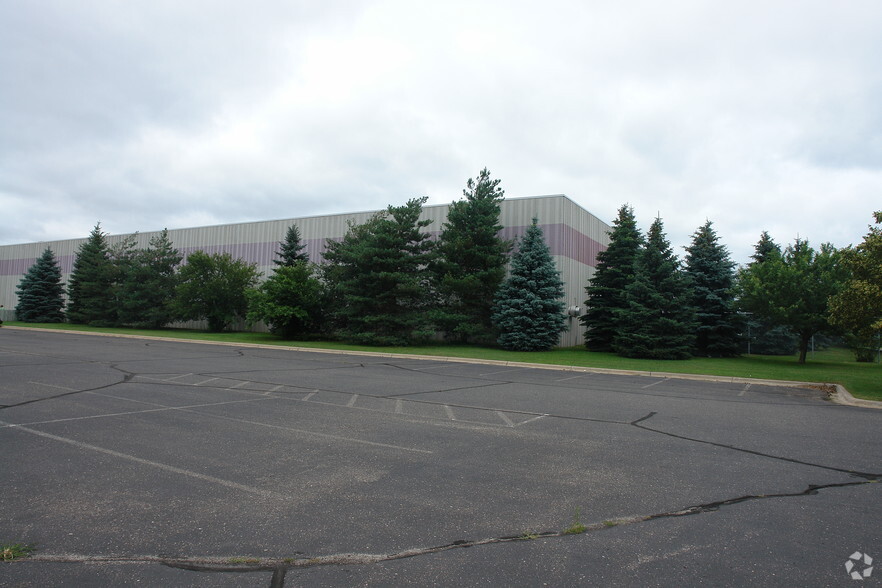 911 Lund Blvd NW, Anoka, MN for lease - Building Photo - Image 3 of 8