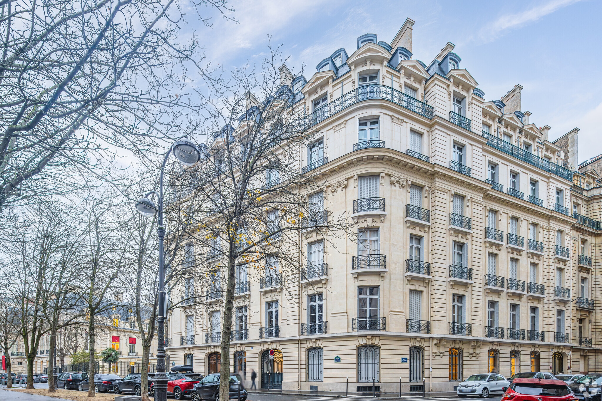 Multifamily in Paris for sale Primary Photo- Image 1 of 4