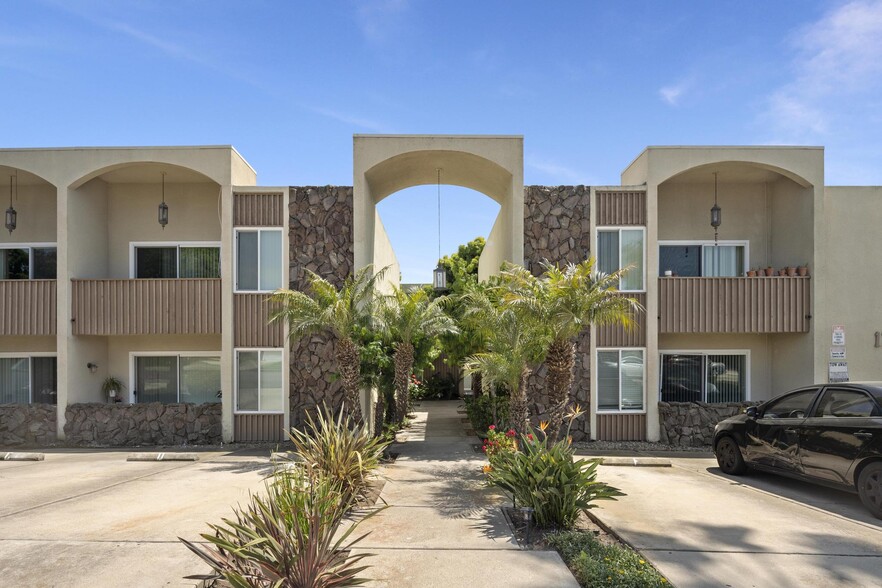 1747 Chalcedony St, San Diego, CA for sale - Building Photo - Image 1 of 43