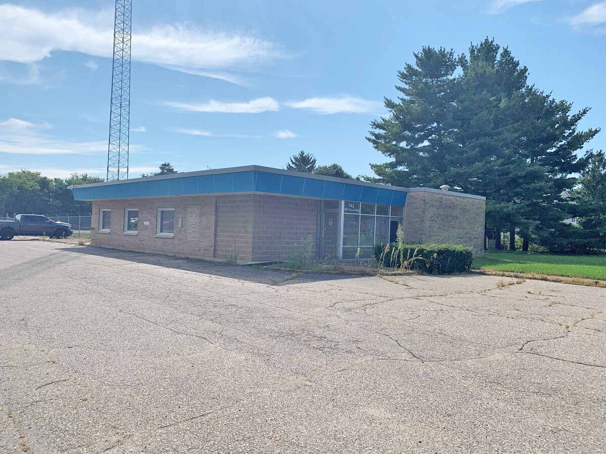 742 E Allegan St, Otsego, MI for sale Building Photo- Image 1 of 1