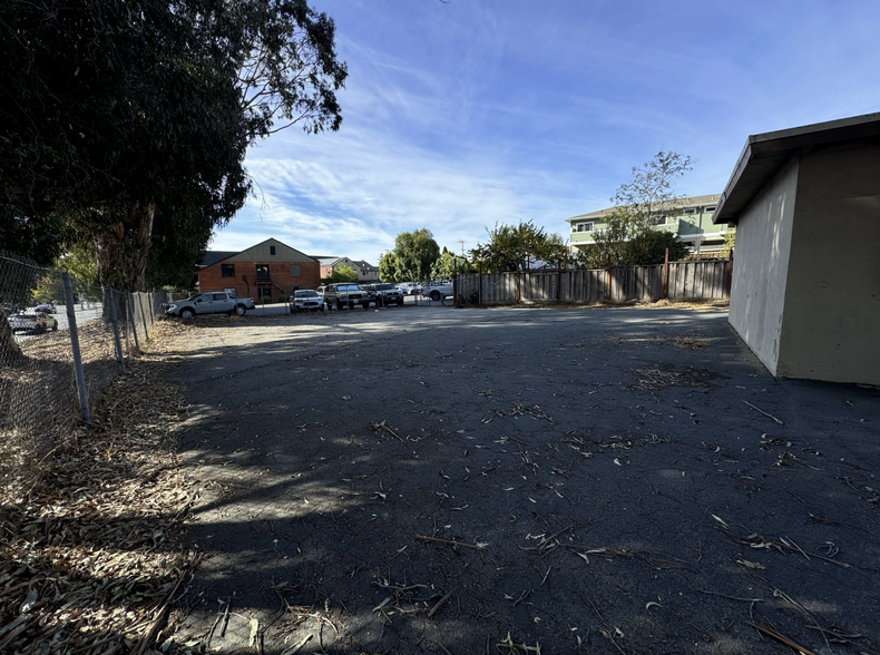 239 High St, Santa Cruz, CA for lease - Building Photo - Image 2 of 4