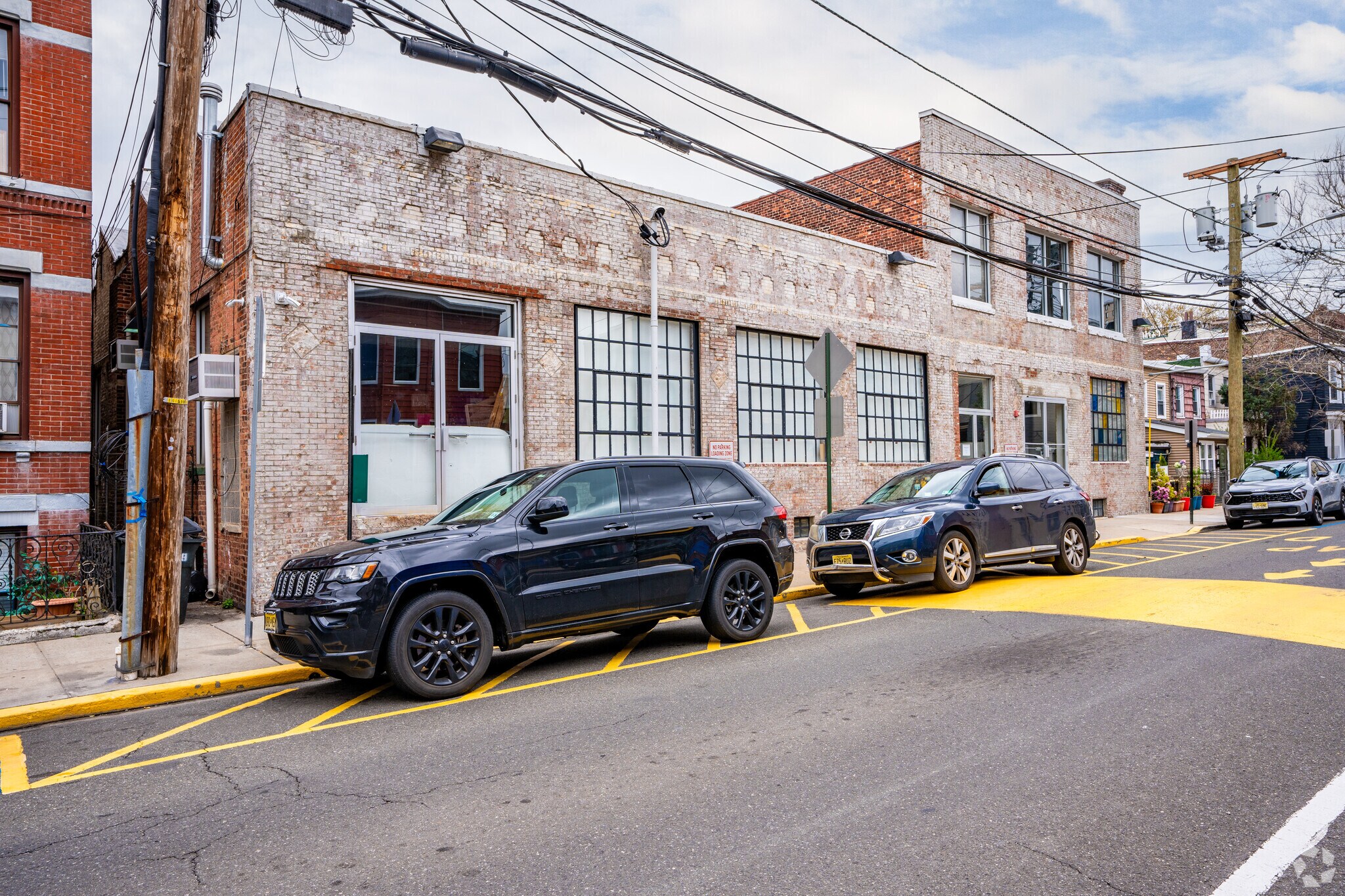 216-220 19th St, Union City, NJ for lease Primary Photo- Image 1 of 21