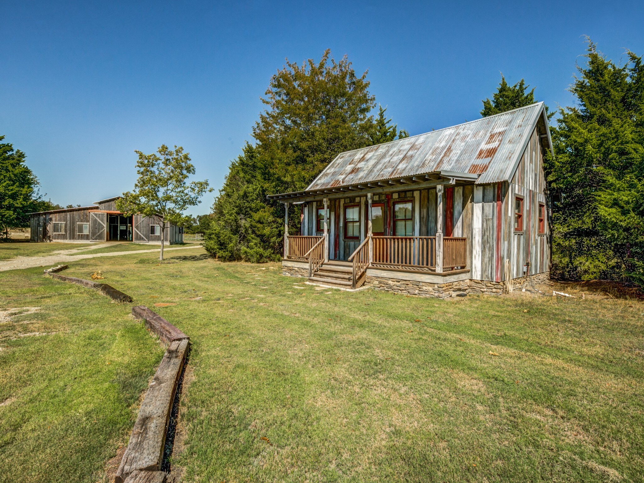 2011 S Westmoreland Rd, Glenn Heights, TX for sale Primary Photo- Image 1 of 1