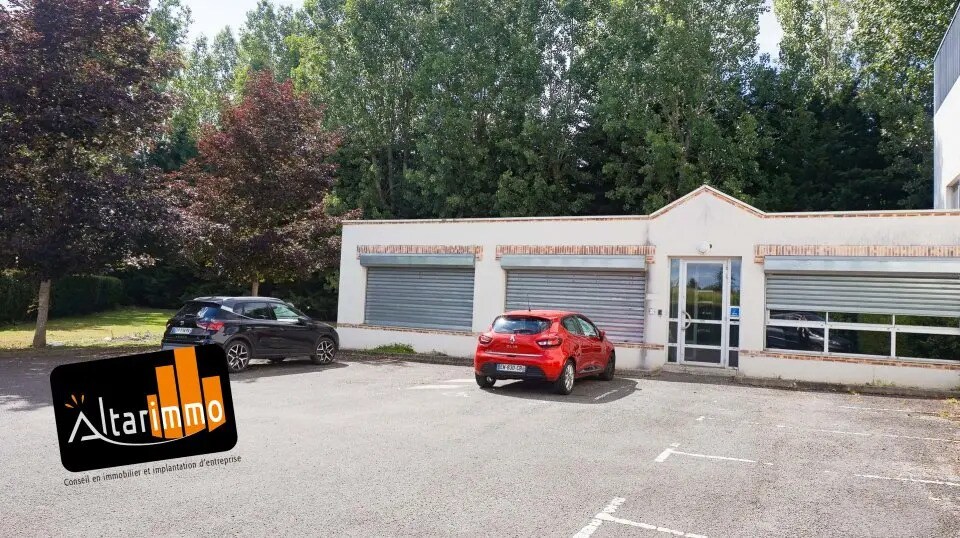 Office in Dreux for lease - Building Photo - Image 1 of 4
