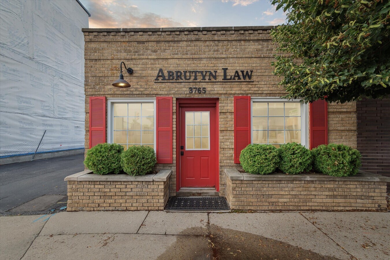 3765 12 Mile Rd, Berkley, MI 48072