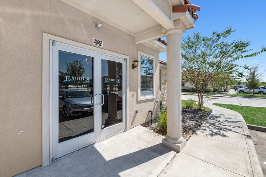 2743 Smith Ranch Rd, Pearland, TX for sale - Building Photo - Image 3 of 26