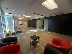 4418 50 Ave, Red Deer, AB for lease Interior Photo- Image 2 of 15