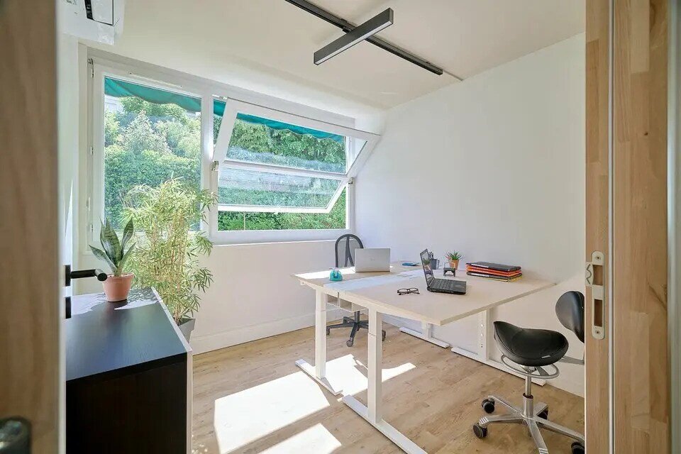 Office in Paris for lease Building Photo- Image 1 of 12