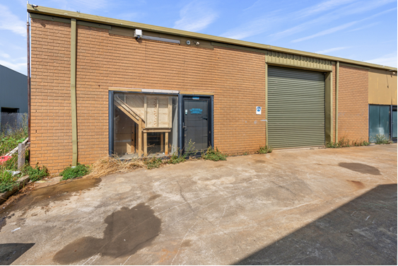 96 Dunsmore Rd, Cowes for lease Primary Photo- Image 1 of 2