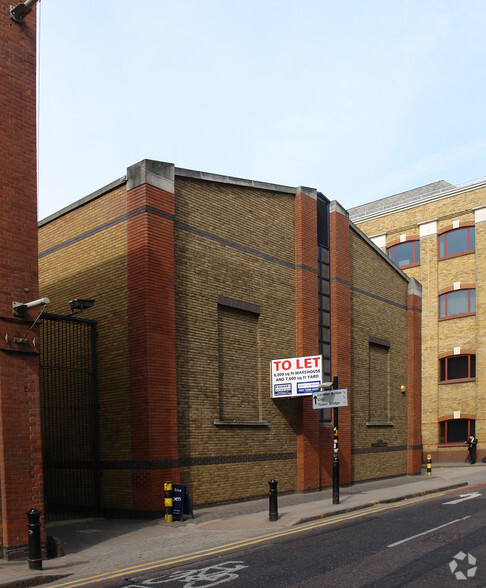 42-44 Bermondsey St, London for lease - Building Photo - Image 2 of 5