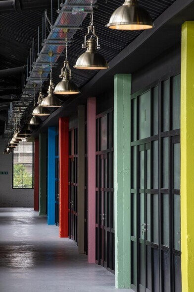 Mowat Industrial Estate, Watford for lease - Building Photo - Image 3 of 13