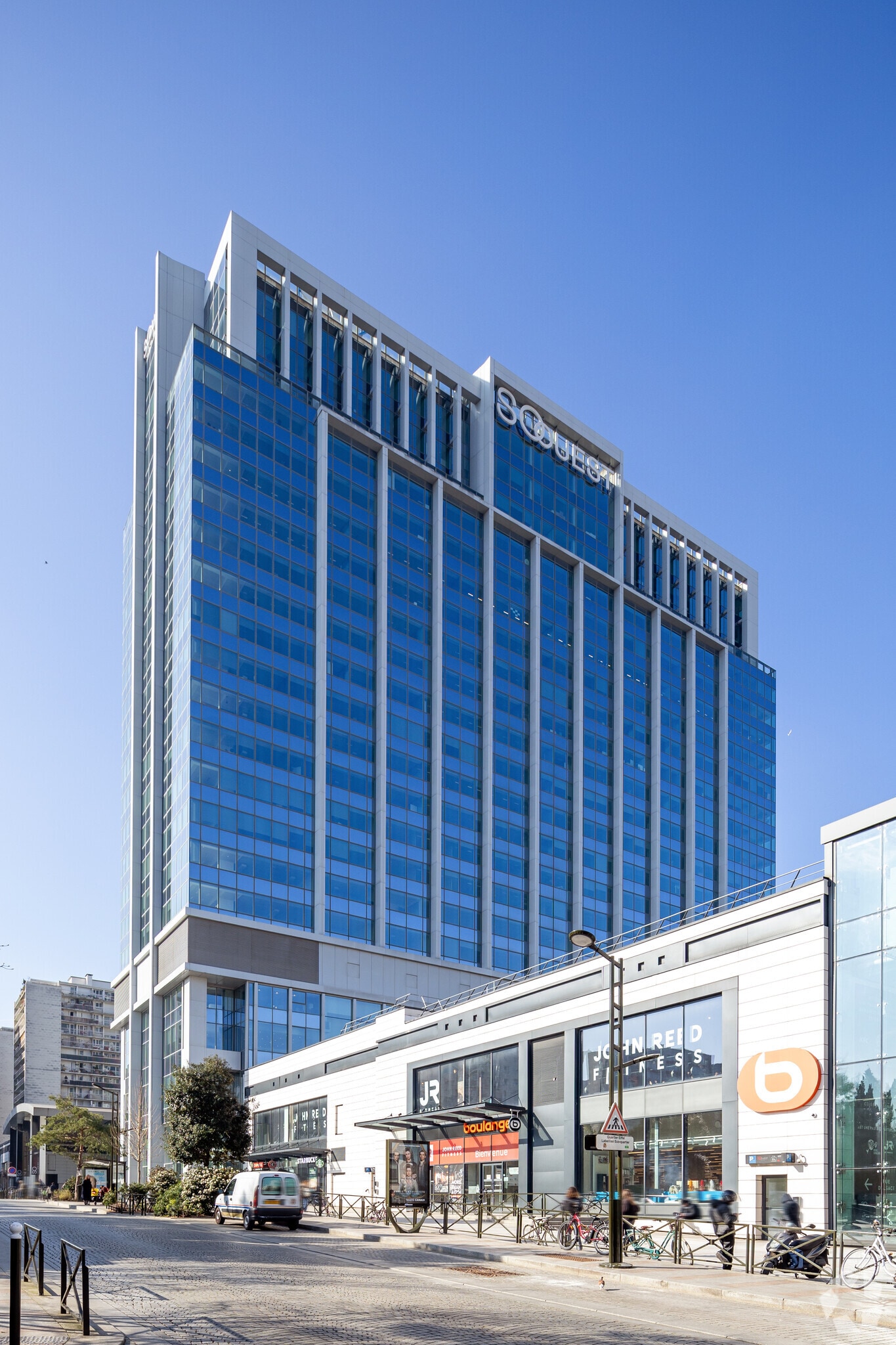 35 Rue D'Alsace, Levallois-Perret for lease Primary Photo- Image 1 of 9