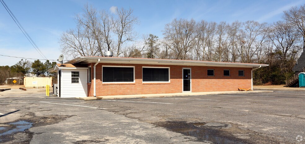 231 E Columbia Ave, Leesville, SC for sale - Primary Photo - Image 1 of 1