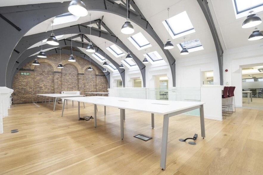 109A Regents Park Rd, London for lease - Building Photo - Image 2 of 6