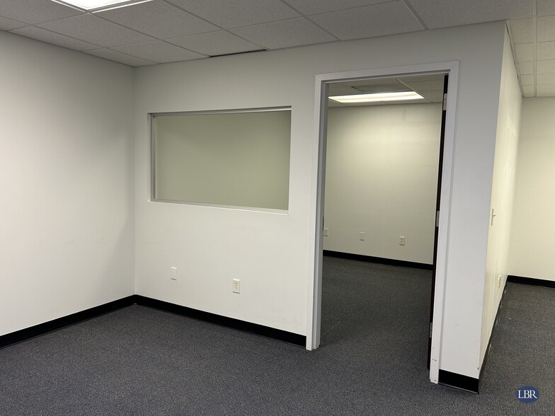 1990 W New Haven Ave, Melbourne, FL for lease - Building Photo - Image 3 of 8