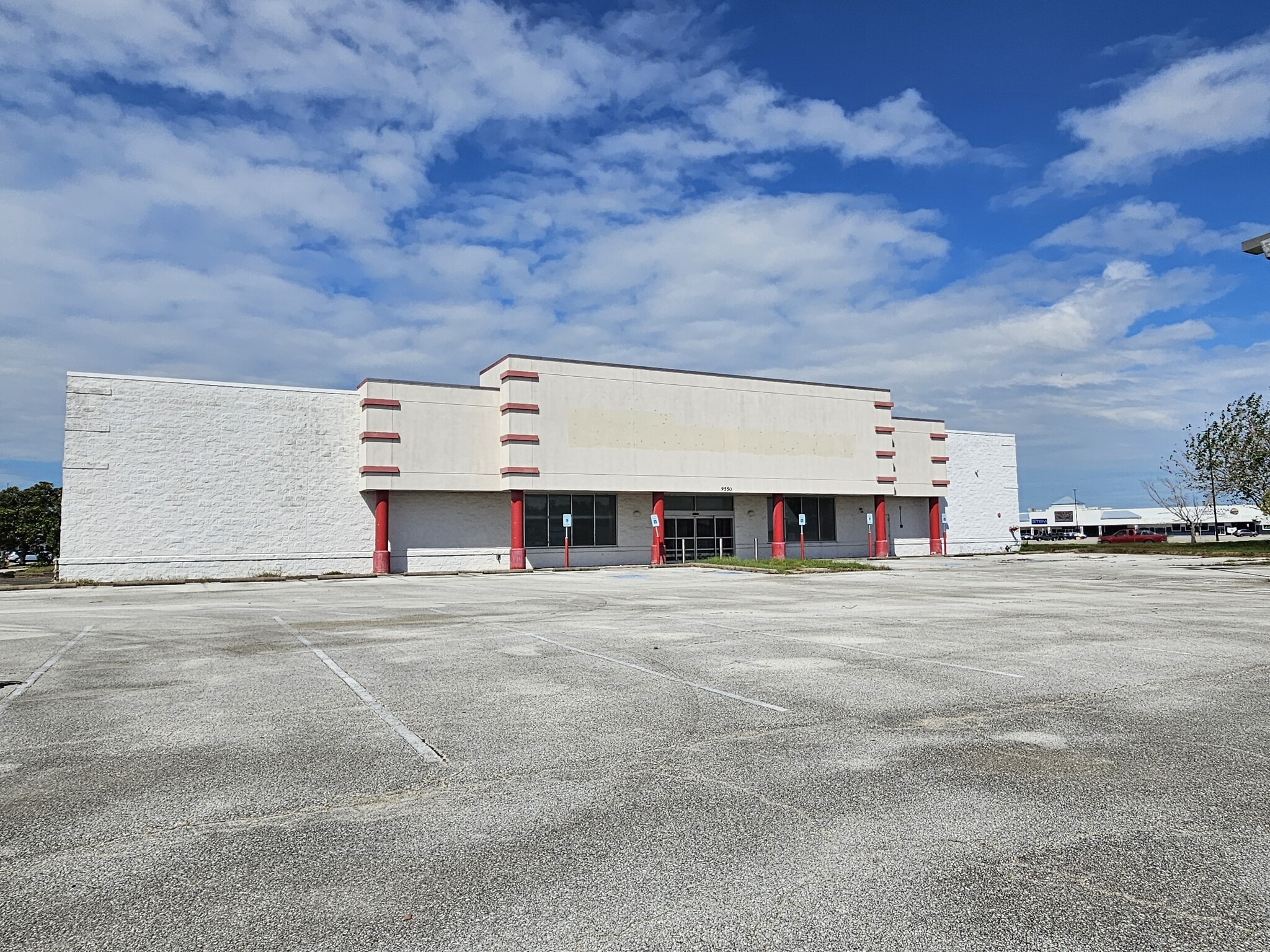 9550 Emmett F Lowry Expy, Texas City, TX for sale Building Photo- Image 1 of 5