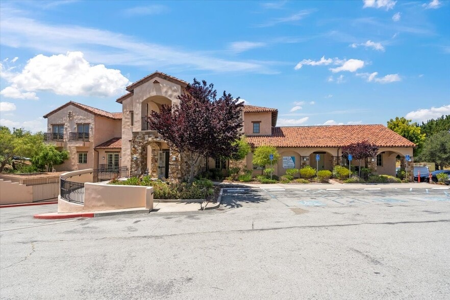 10 Harris Ct, Monterey, CA for sale - Building Photo - Image 2 of 30