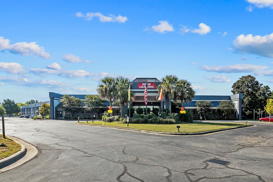 1944 Cedar Creek Rd, Fayetteville, NC for lease - Building Photo - Image 1 of 11
